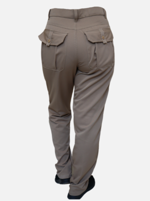 Pantalón tipo cargo bolsillos anchos