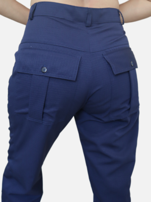 Pantalón tipo cargo, multibolsillo largo lateral